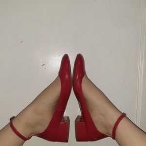 Darling red mary Jane heels!